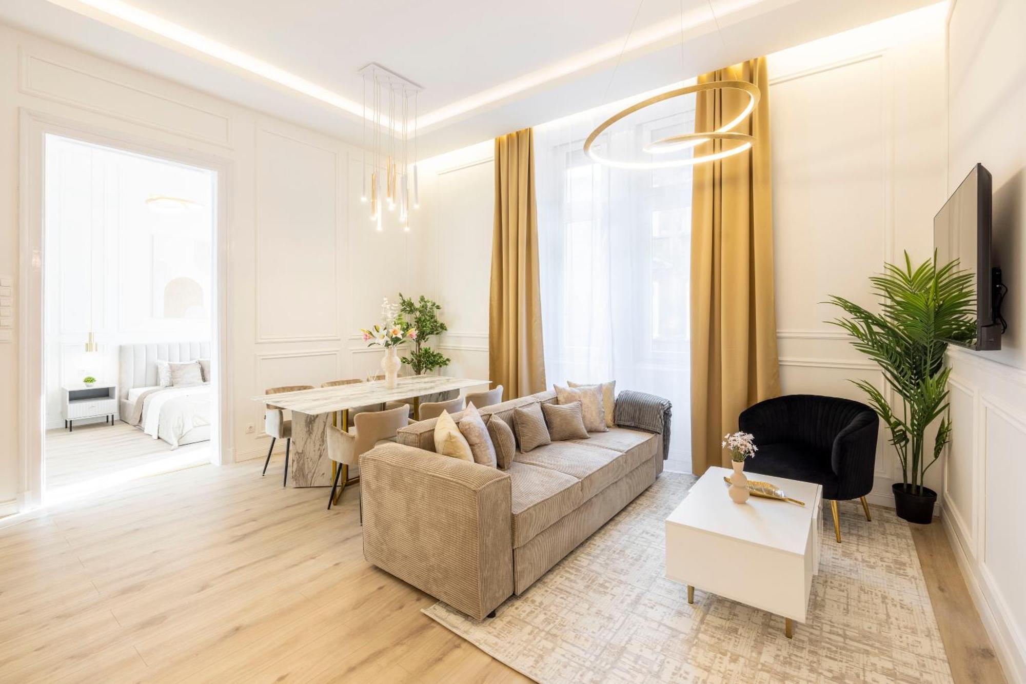 Exclusive & Prestigious Central Residence W/ Balcony 부다페스트 외부 사진