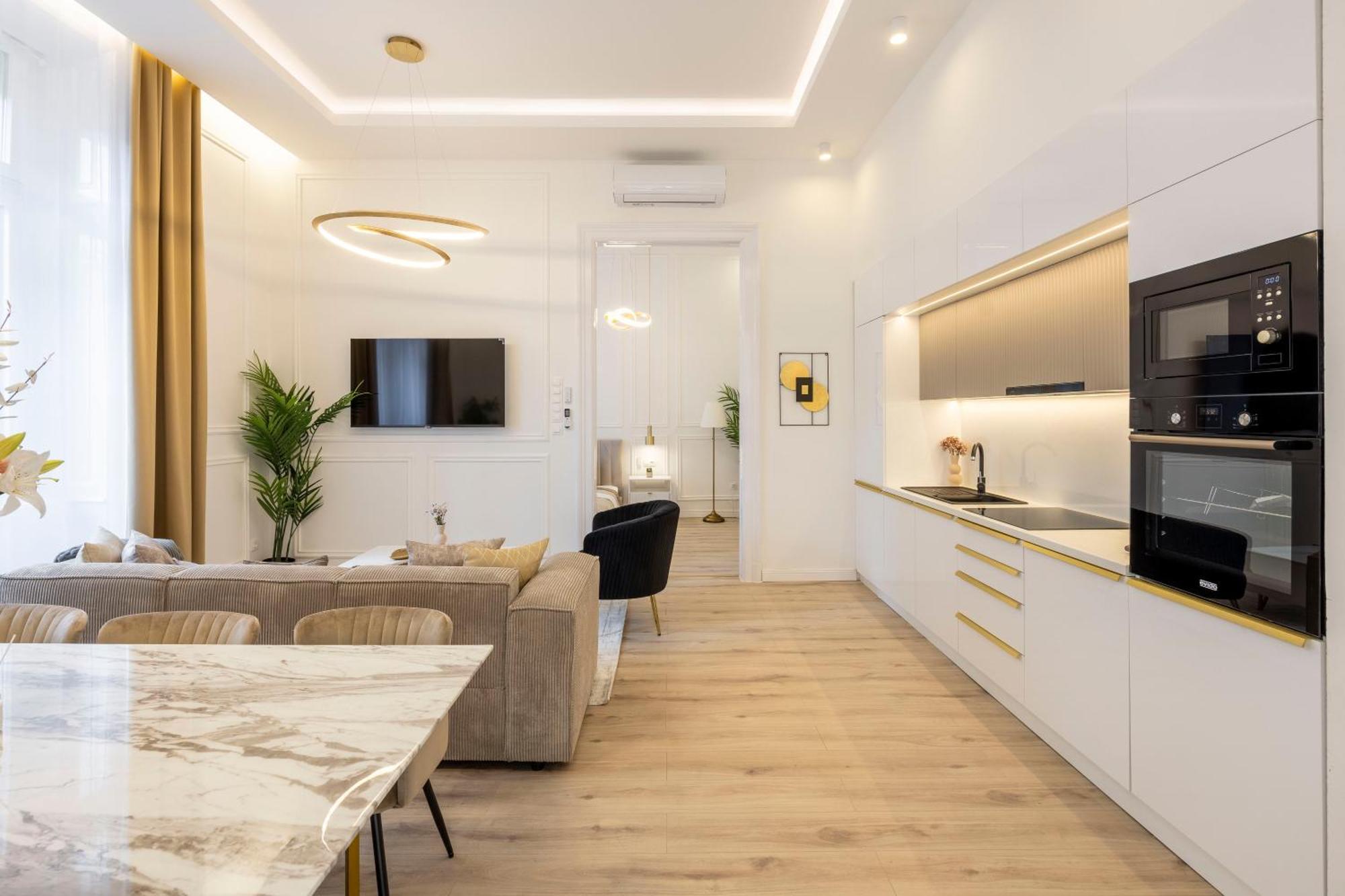 Exclusive & Prestigious Central Residence W/ Balcony 부다페스트 외부 사진