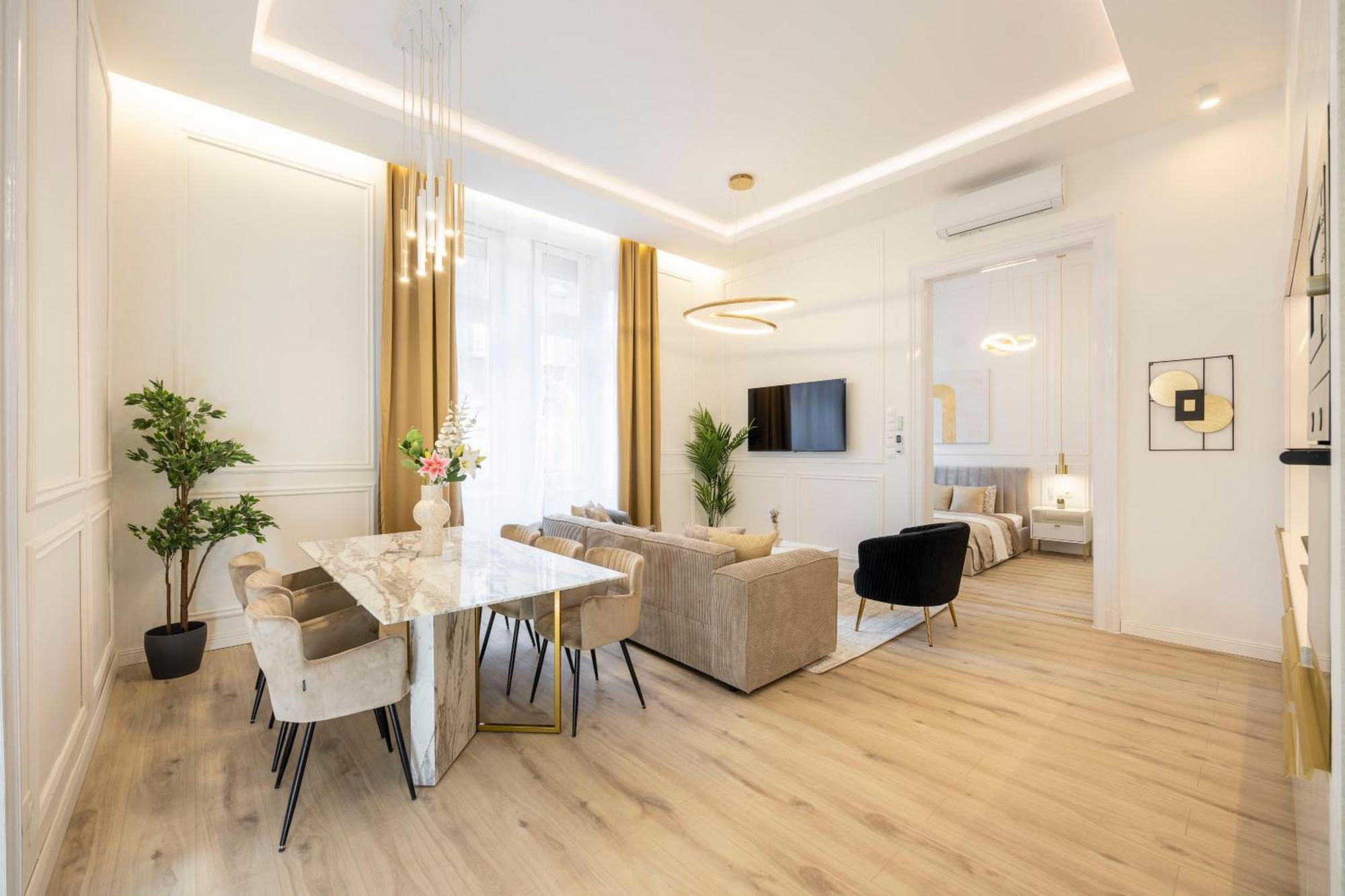 Exclusive & Prestigious Central Residence W/ Balcony 부다페스트 외부 사진