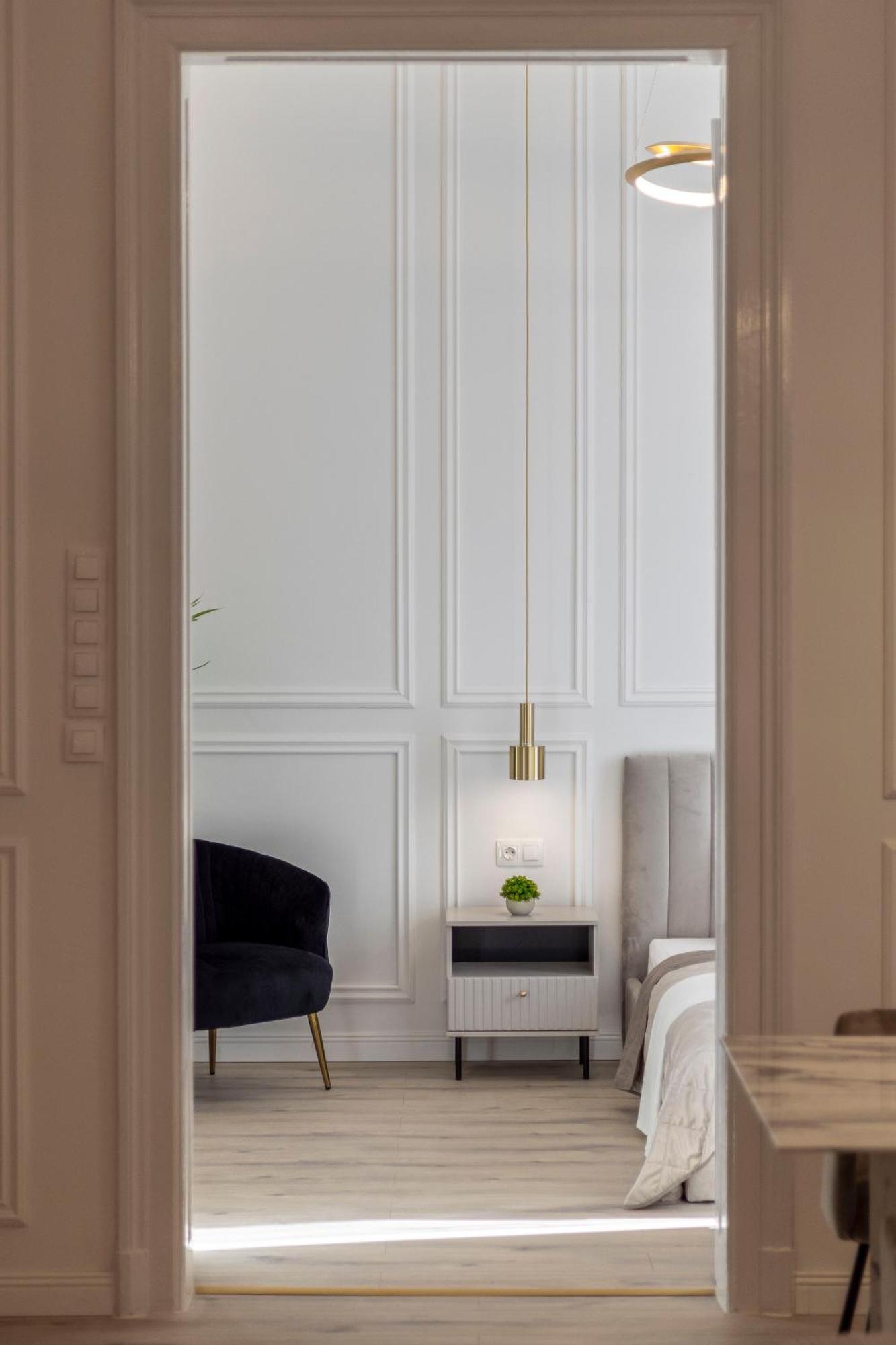 Exclusive & Prestigious Central Residence W/ Balcony 부다페스트 외부 사진