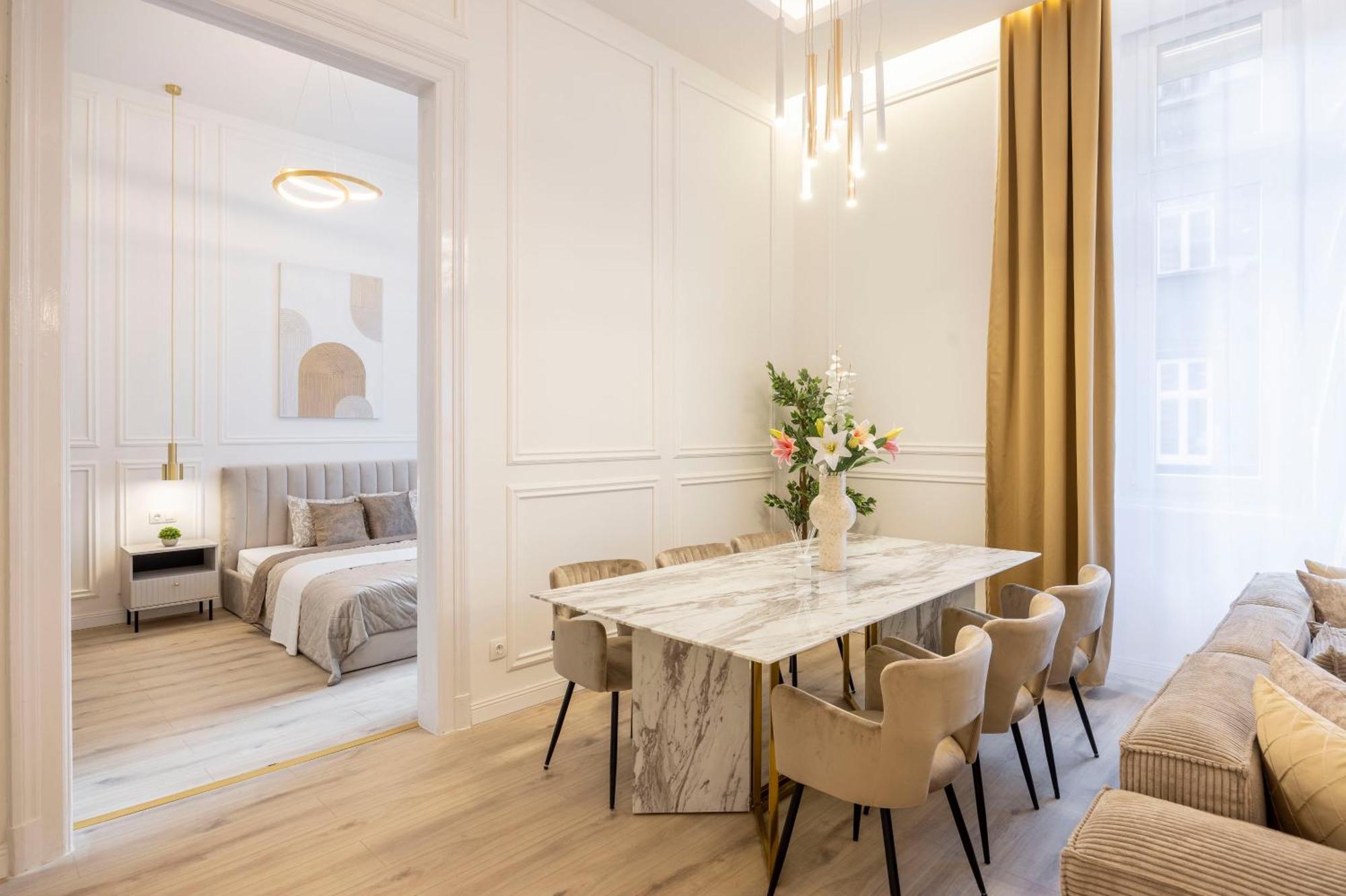 Exclusive & Prestigious Central Residence W/ Balcony 부다페스트 외부 사진