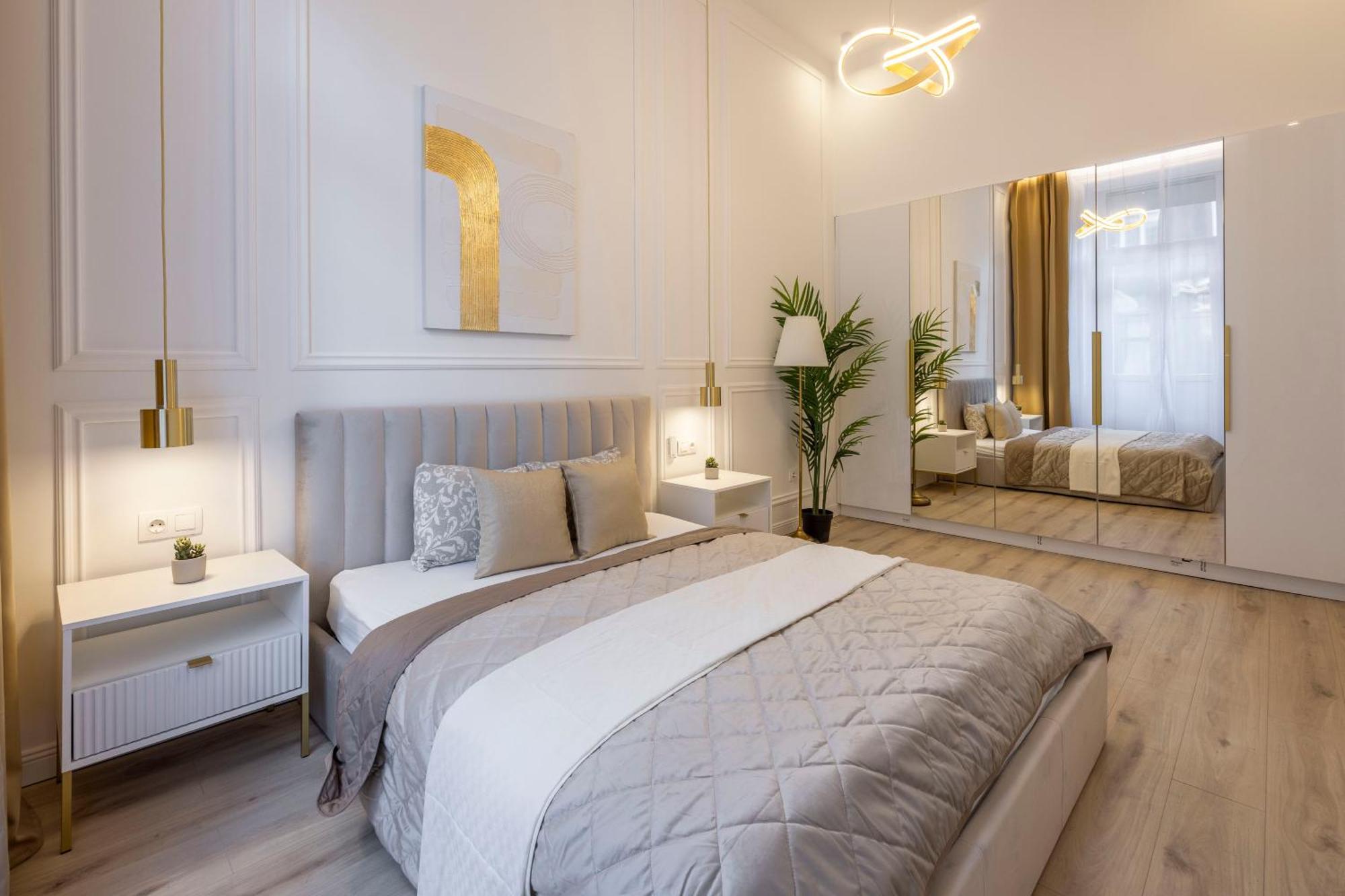 Exclusive & Prestigious Central Residence W/ Balcony 부다페스트 외부 사진