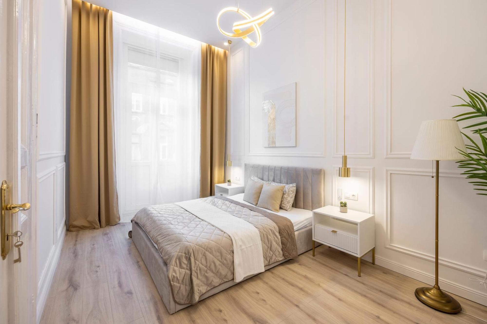Exclusive & Prestigious Central Residence W/ Balcony 부다페스트 외부 사진